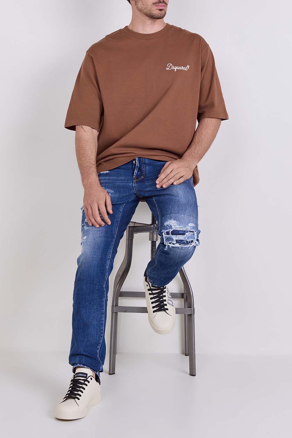 מכנסי ג'ינס בגזרת סלים